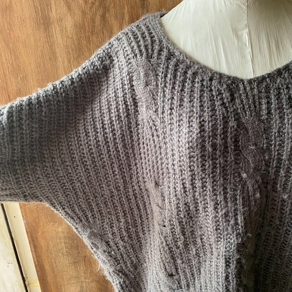 UNIF X URBAN OUTFITTERS Hi Lo CABLE KNIT SWEATER S - Picture 2 of 7